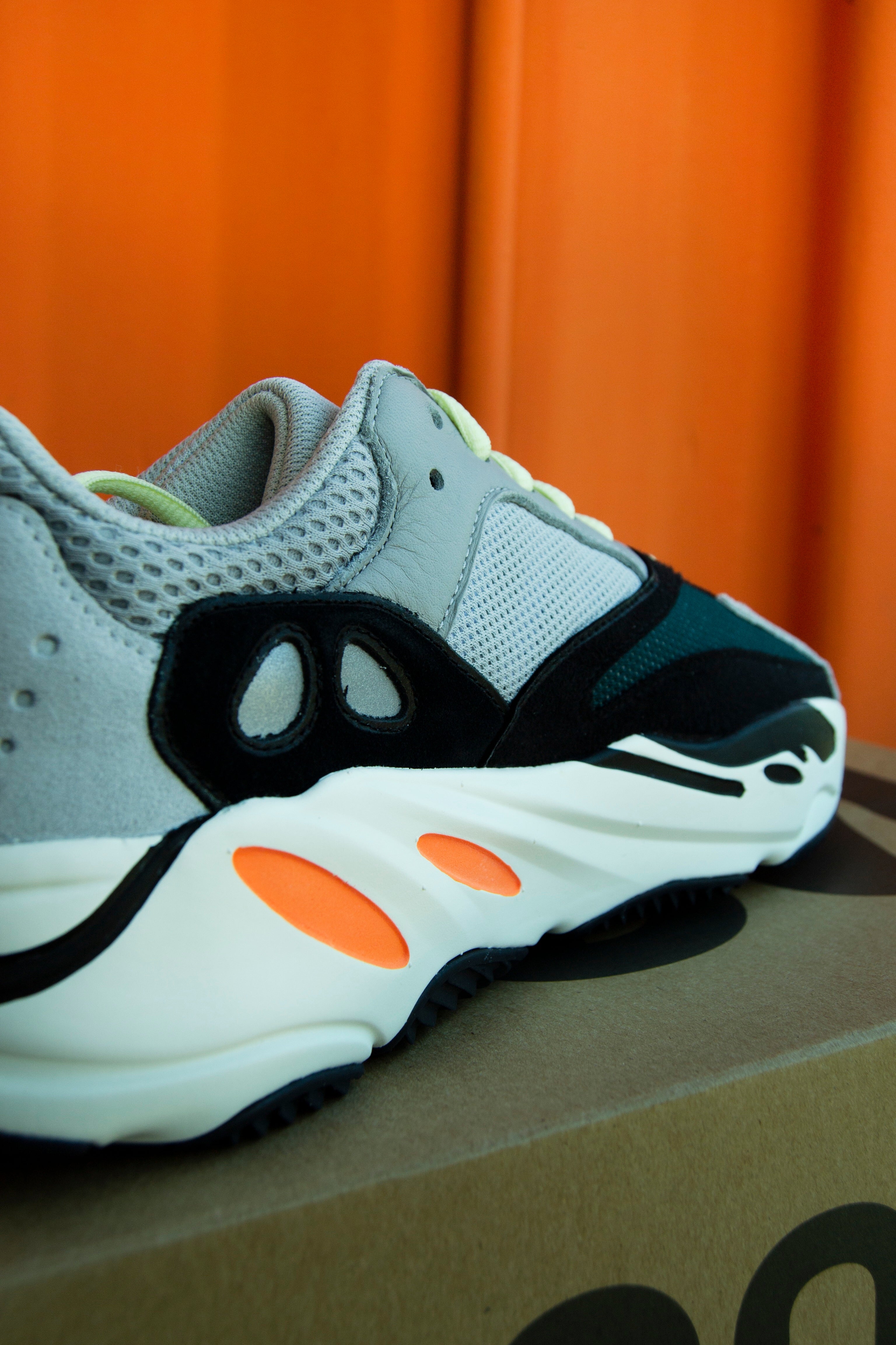 adidas Yeezy Boost 700